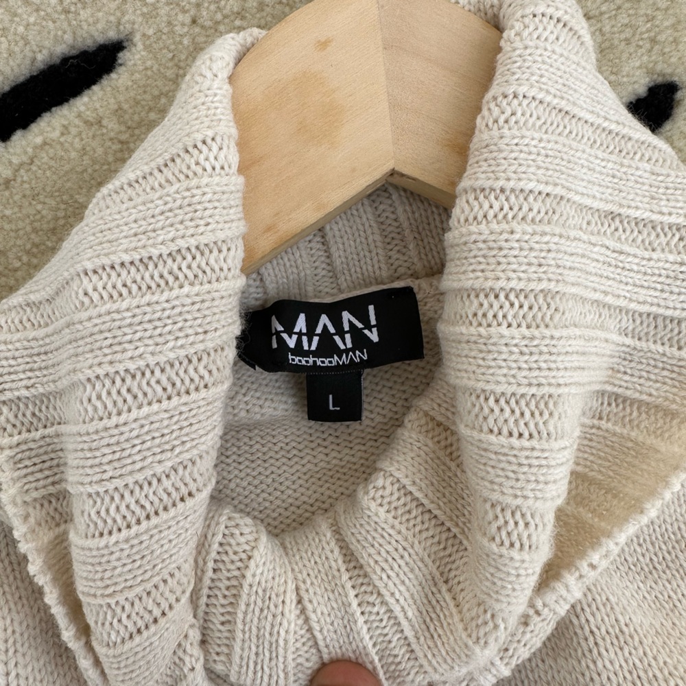 Turtle neck brown sweater - Picture 2 of 5
